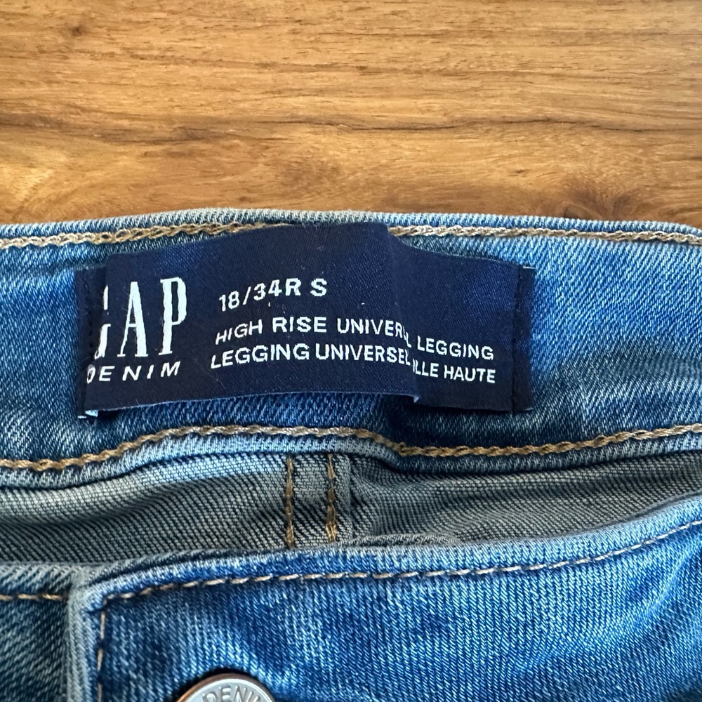 GAP High Rise Distressed Button Fly Universal Legging - Picture 4 of 10